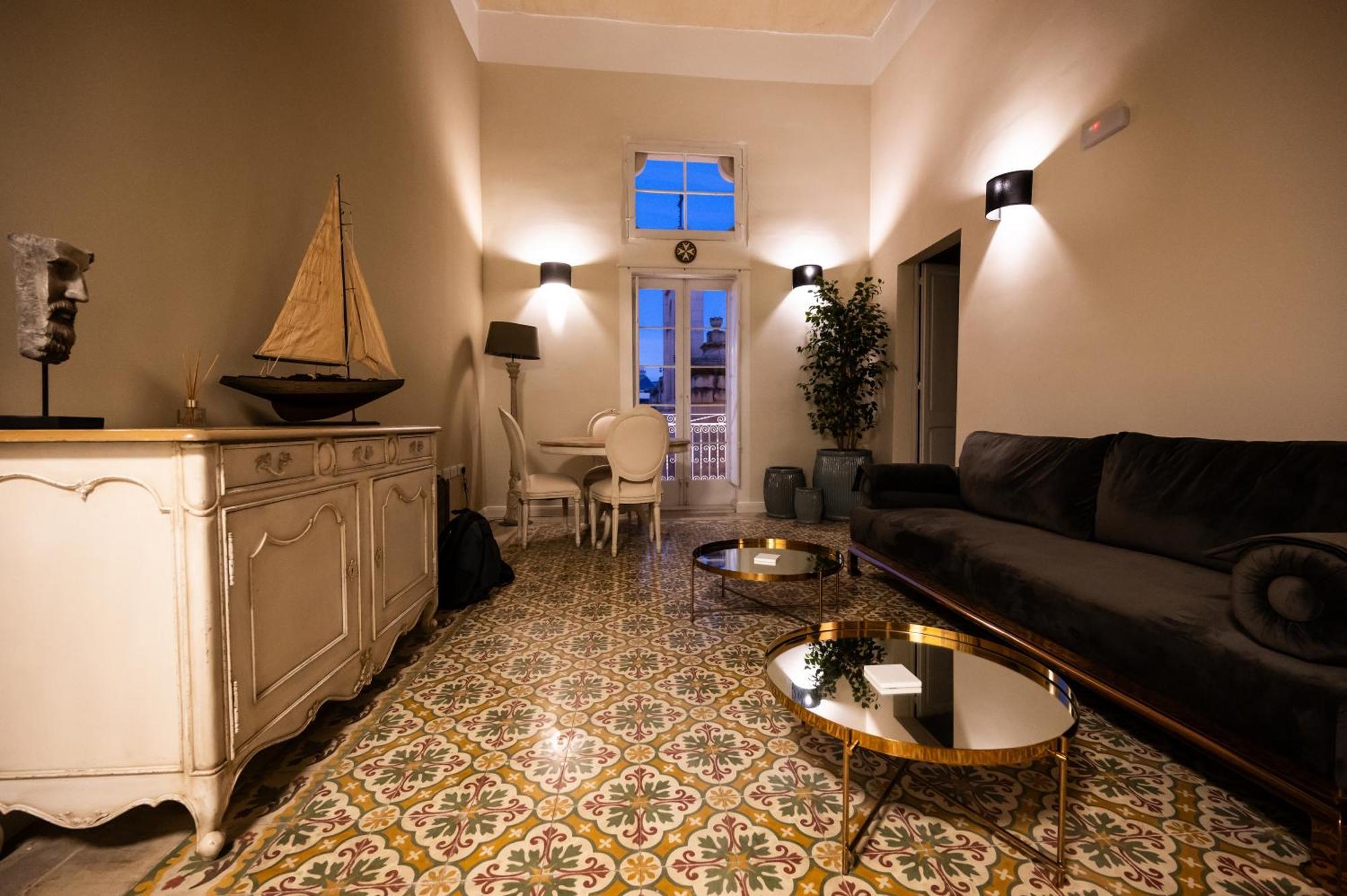 Grand Arcanum Apartment 2 - Comfortable And Elegant Сенглеа Екстериор снимка